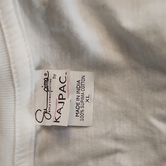 AKA vneck tshirt - Picture 3 of 3